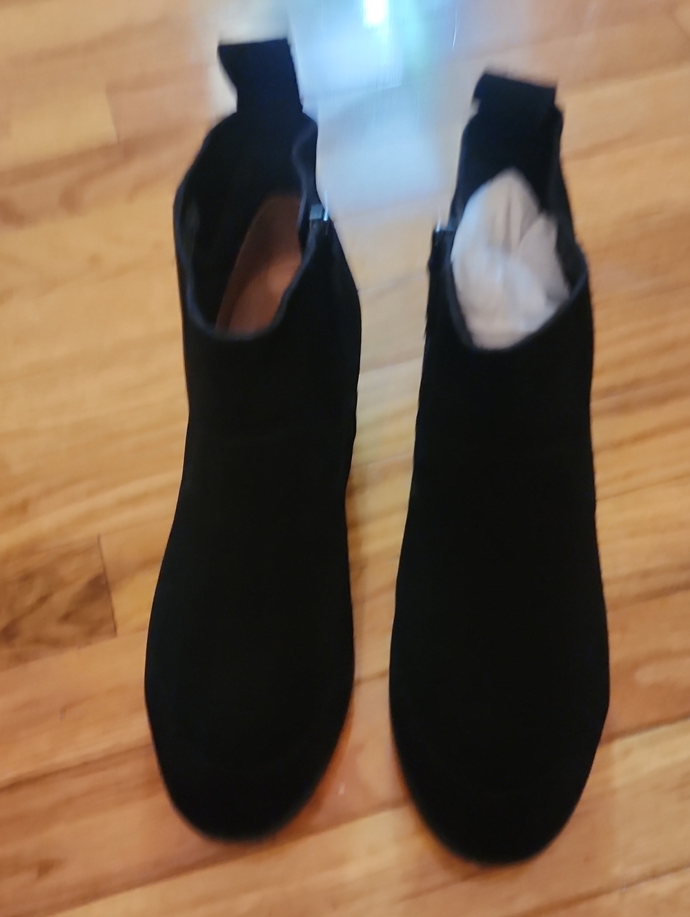 Vionic Vera Orthotic Support Black Women's Ankle Boots - Sleek Zip Chelsea Style